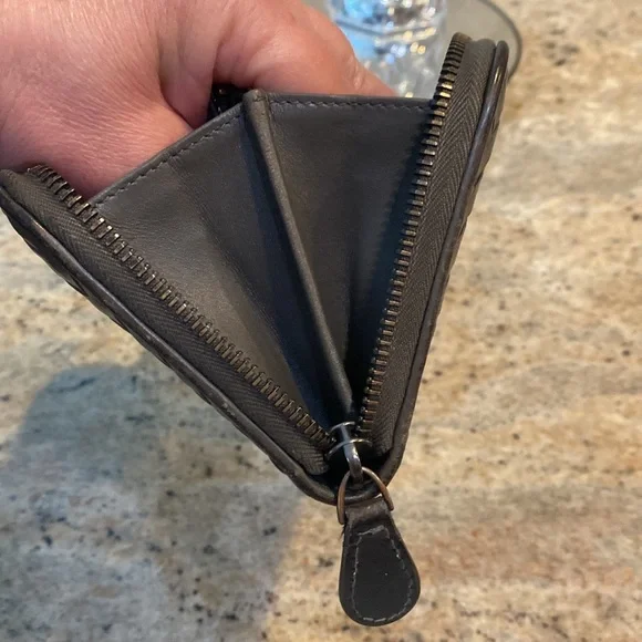 Bottega Veneta Gray Intrecciato Wallet w/box - Picture 6 of 14